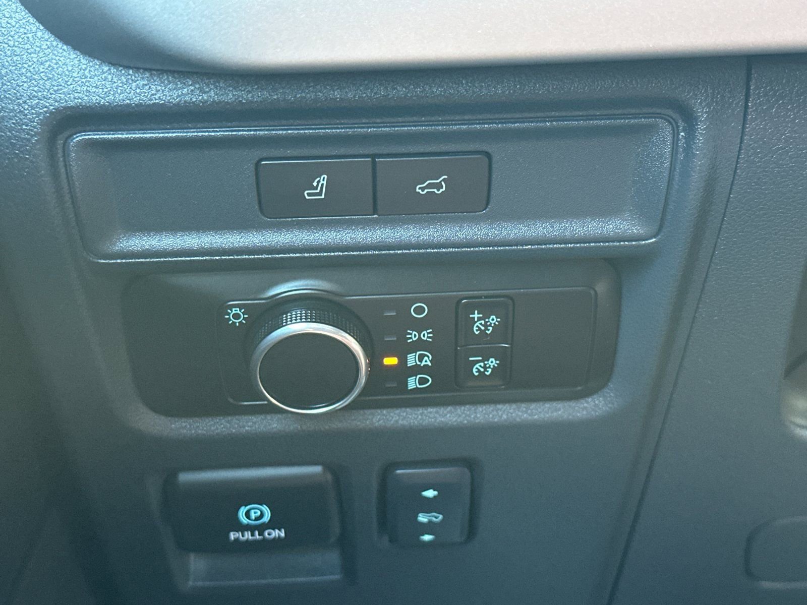 Used 2024 Ford Expedition XLT image 32