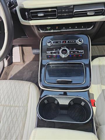 Used 2022 Lincoln Nautilus Black Label w/ Class II Trailer Tow Package image 16