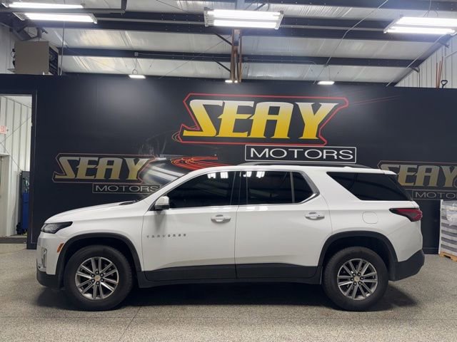Used 2023 Chevrolet Traverse LT image 2