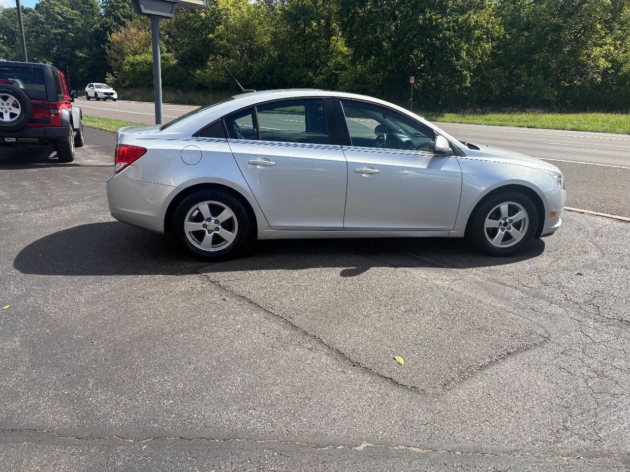 Used 2014 Chevrolet Cruze LT w/ All-Star Edition FWD image 4