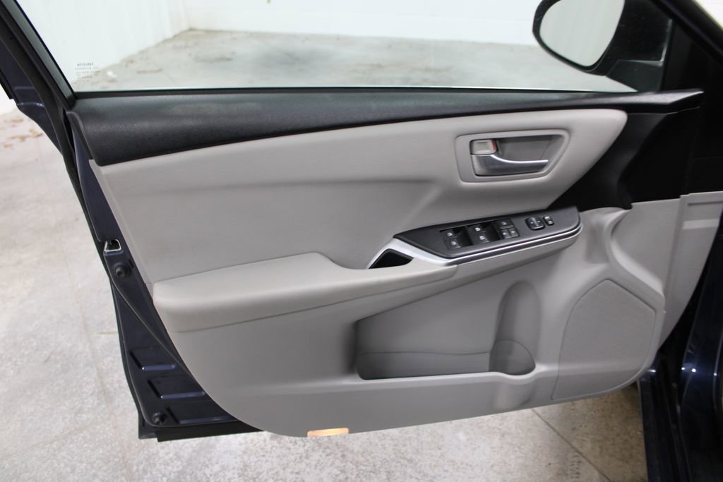 Used 2017 Toyota Camry LE image 16