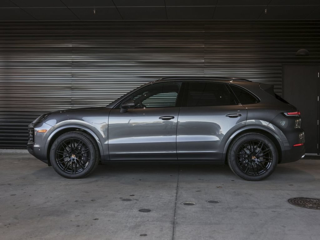New 2026 Porsche Cayenne AWD/4WD image 2