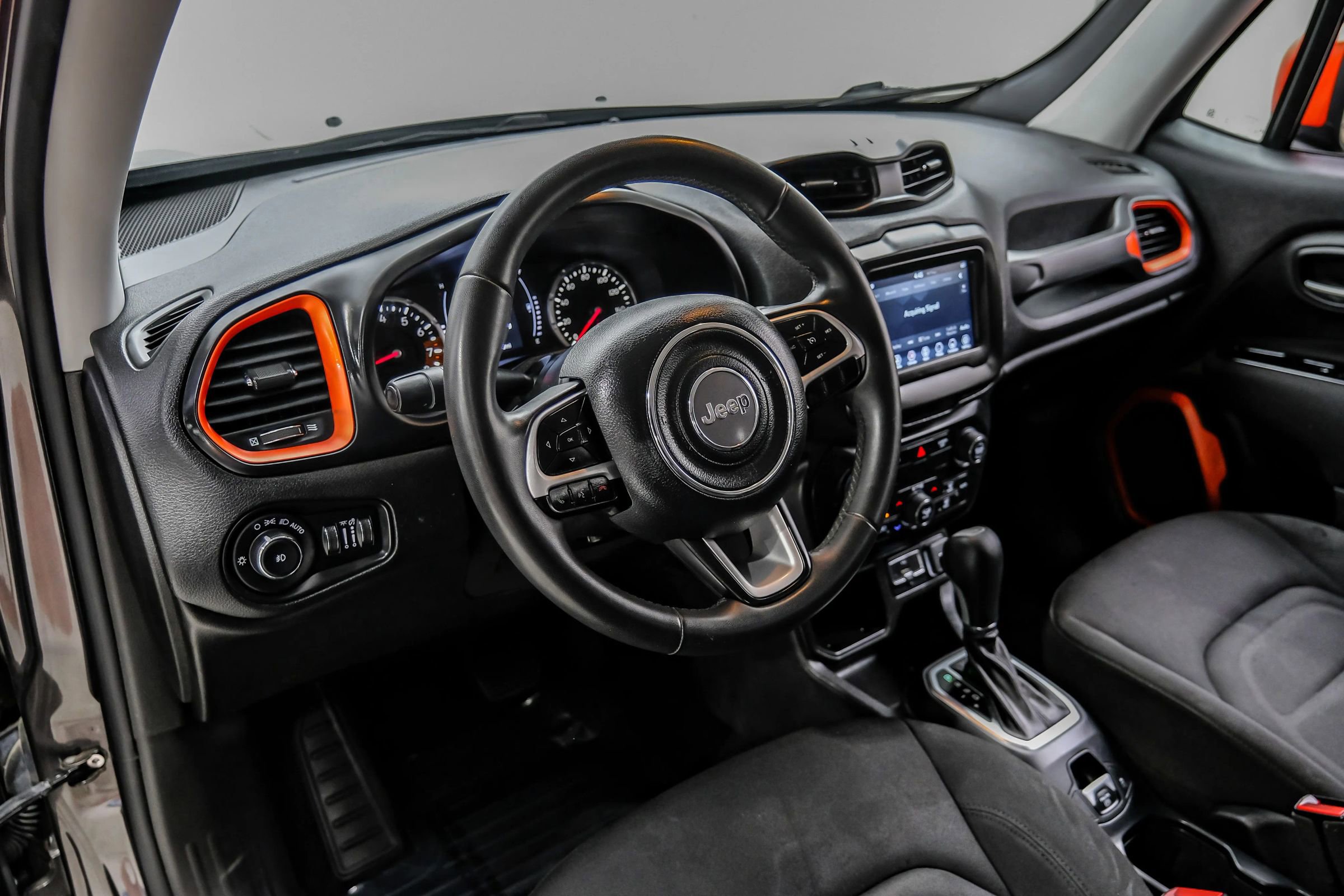 Used 2020 Jeep Renegade Latitude image 19