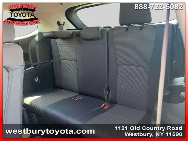 Used 2023 Toyota Highlander LE AWD/4WD image 18