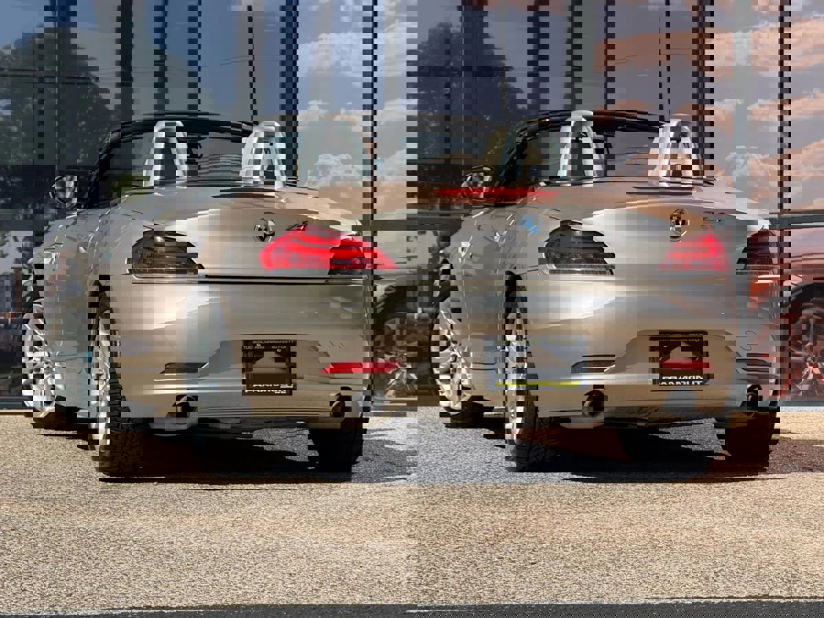 Used 2011 BMW Z4 sDrive35i image 16