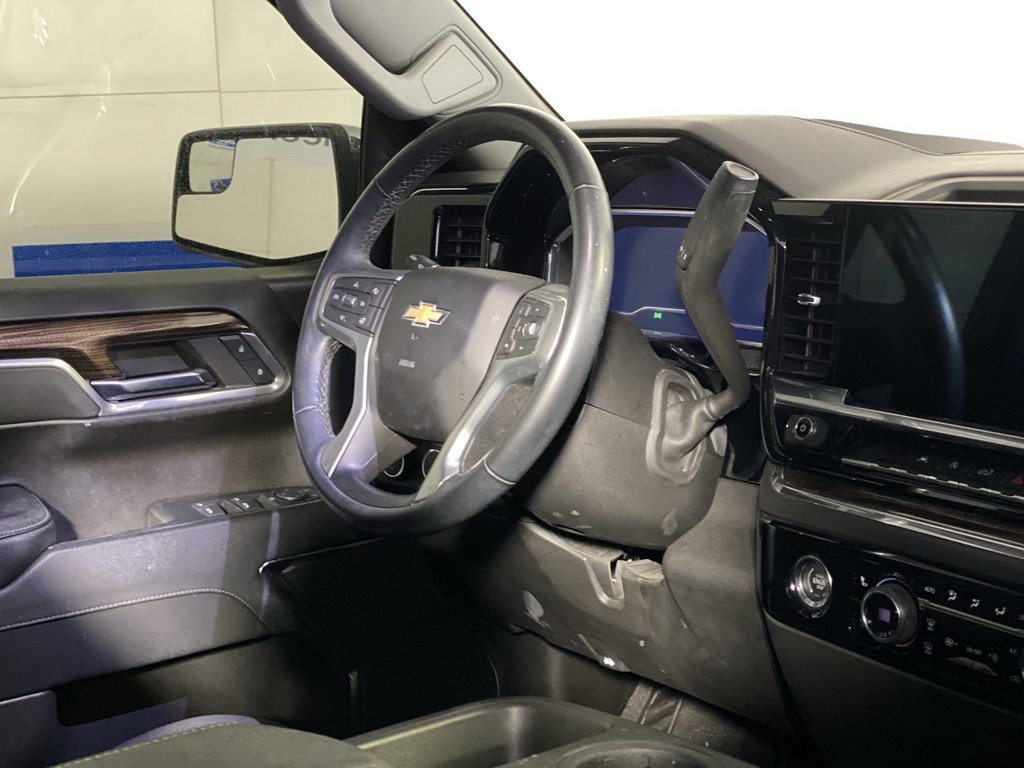 Used 2023 Chevrolet Silverado 1500 LT RWD image 10