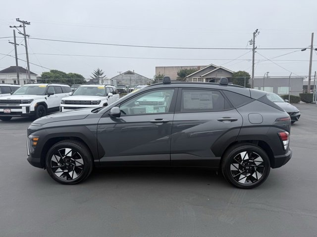Used 2025 Hyundai Kona SEL image 2