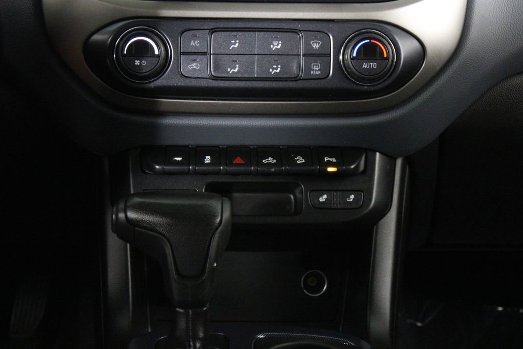 Used 2021 Chevrolet Colorado Z71 w/ Z71 Midnight Edition image 19