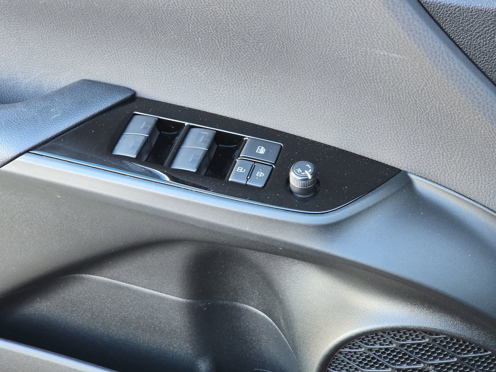 Used 2020 Toyota Prius Limited image 33