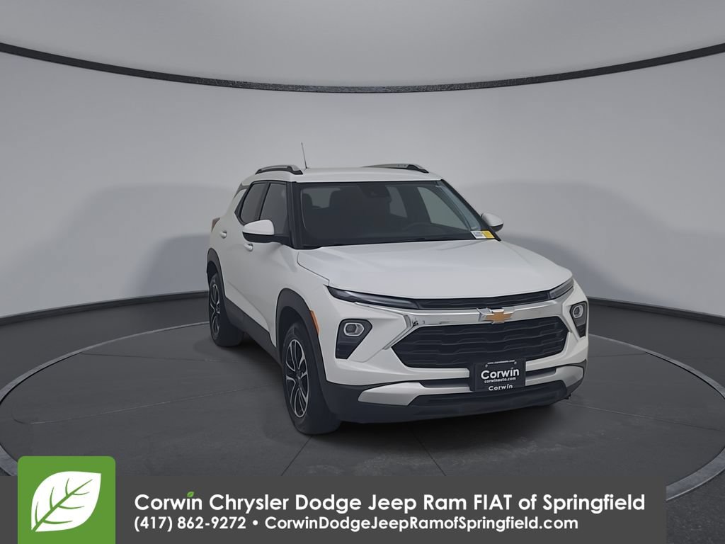 Used 2025 Chevrolet TrailBlazer LT AWD/4WD image 4