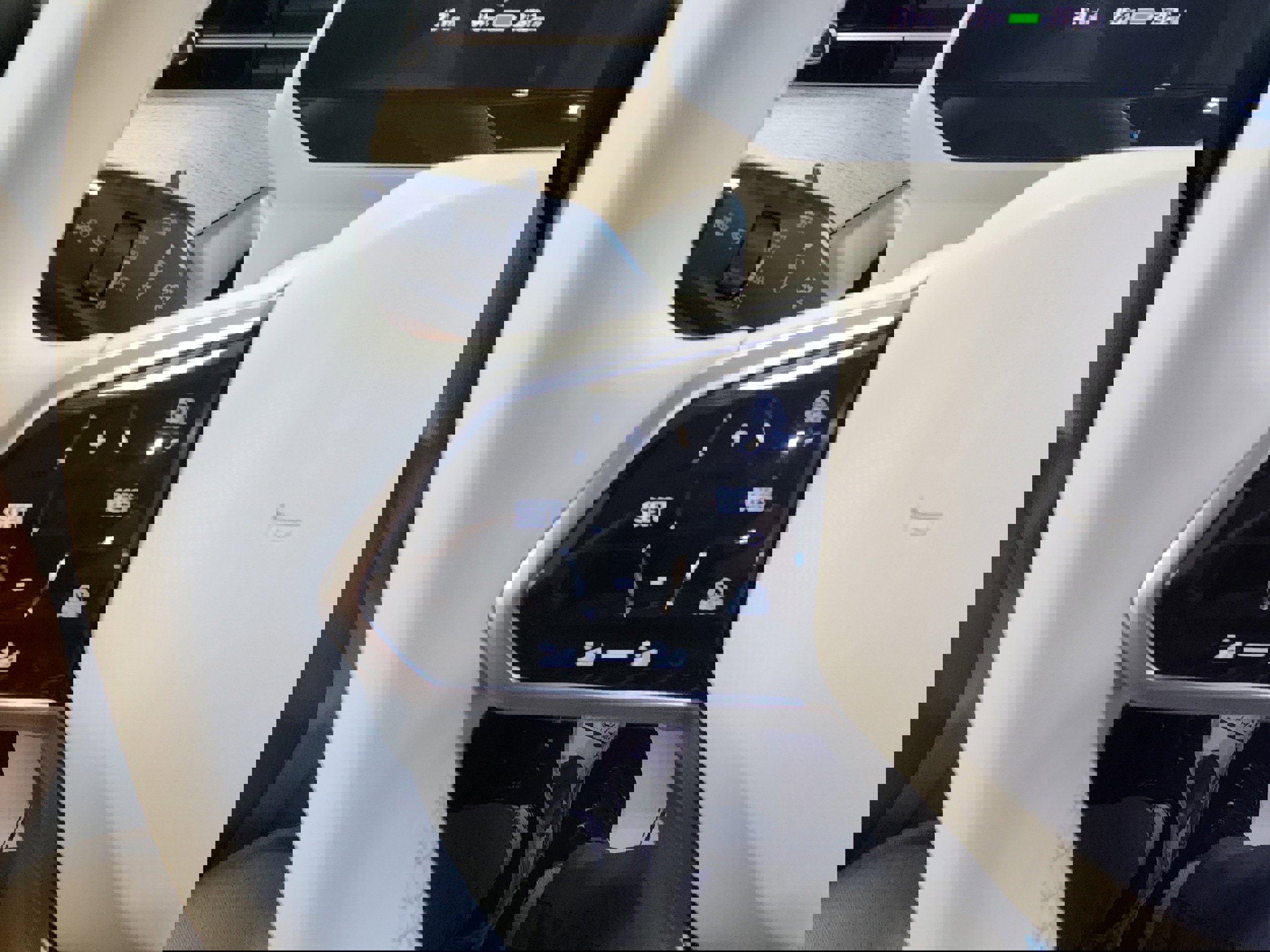 New 2025 Volkswagen ID. Buzz Pro S Plus image 20