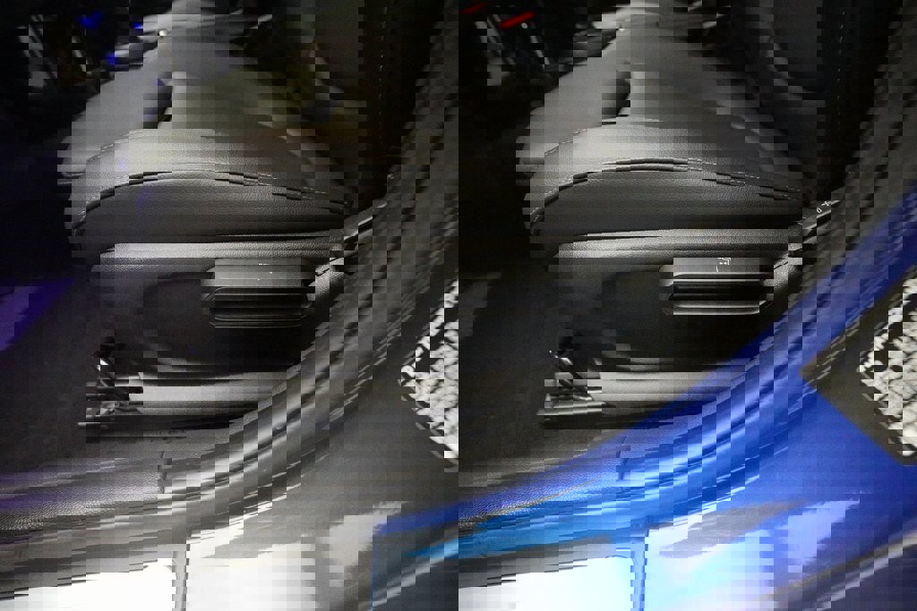 Used 2020 MINI Cooper 4-Door Hardtop image 28