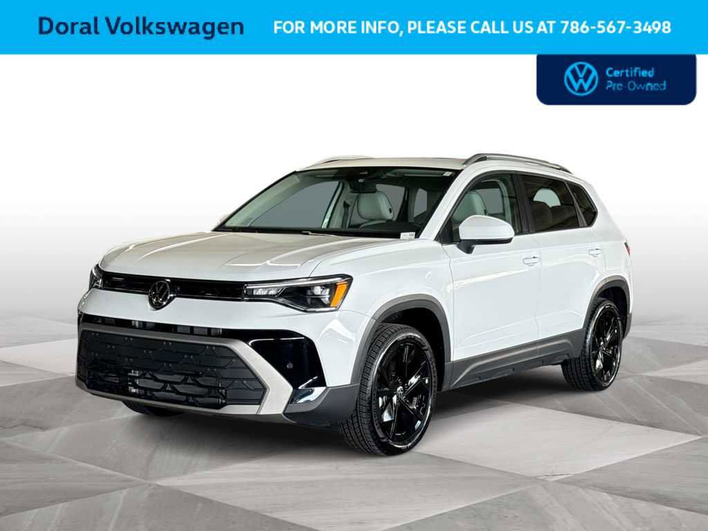Used 2025 Volkswagen Taos SE FWD image 4