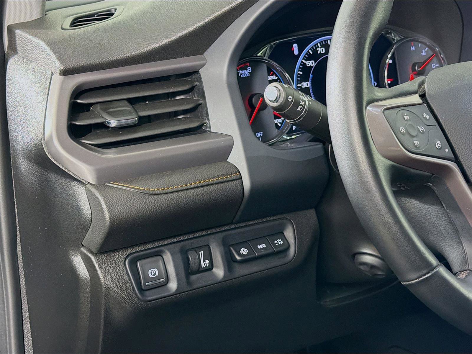 Used 2023 GMC Acadia AT4 w/ Technology Package image 10