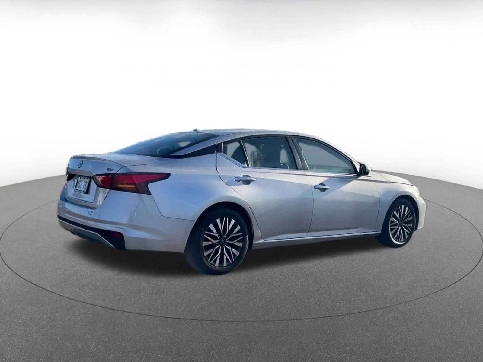 Used 2023 Nissan Altima 2.5 SV image 16