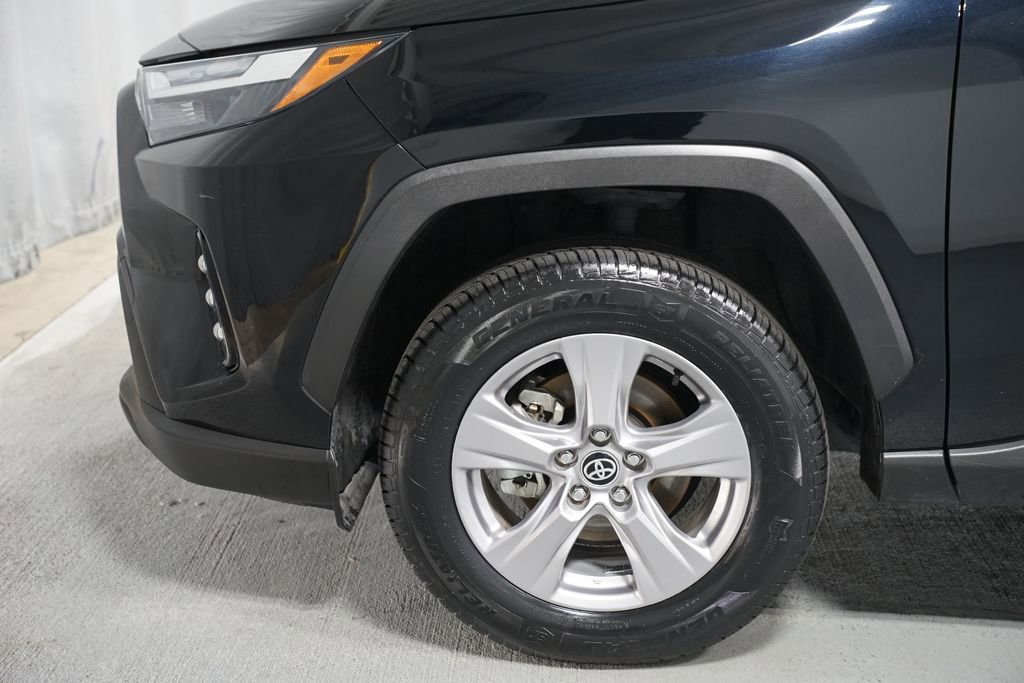 Used 2025 Toyota RAV4 XLE image 5