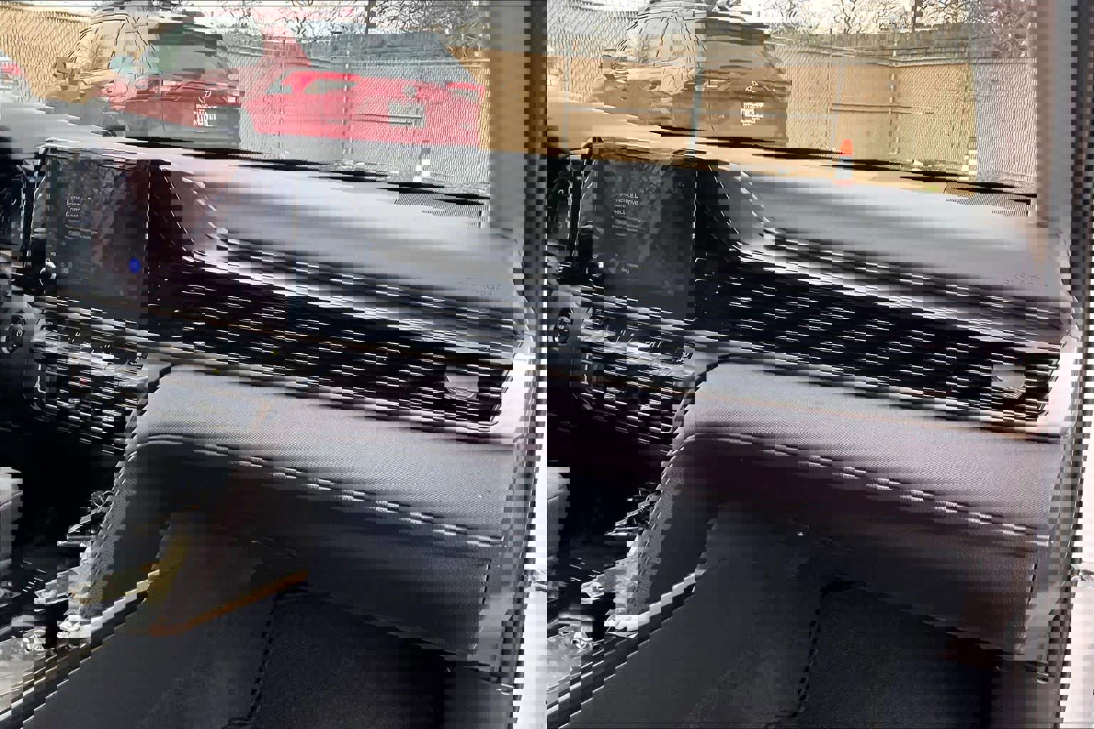 Used 2025 Toyota Camry LE w/ Convenience Package image 18