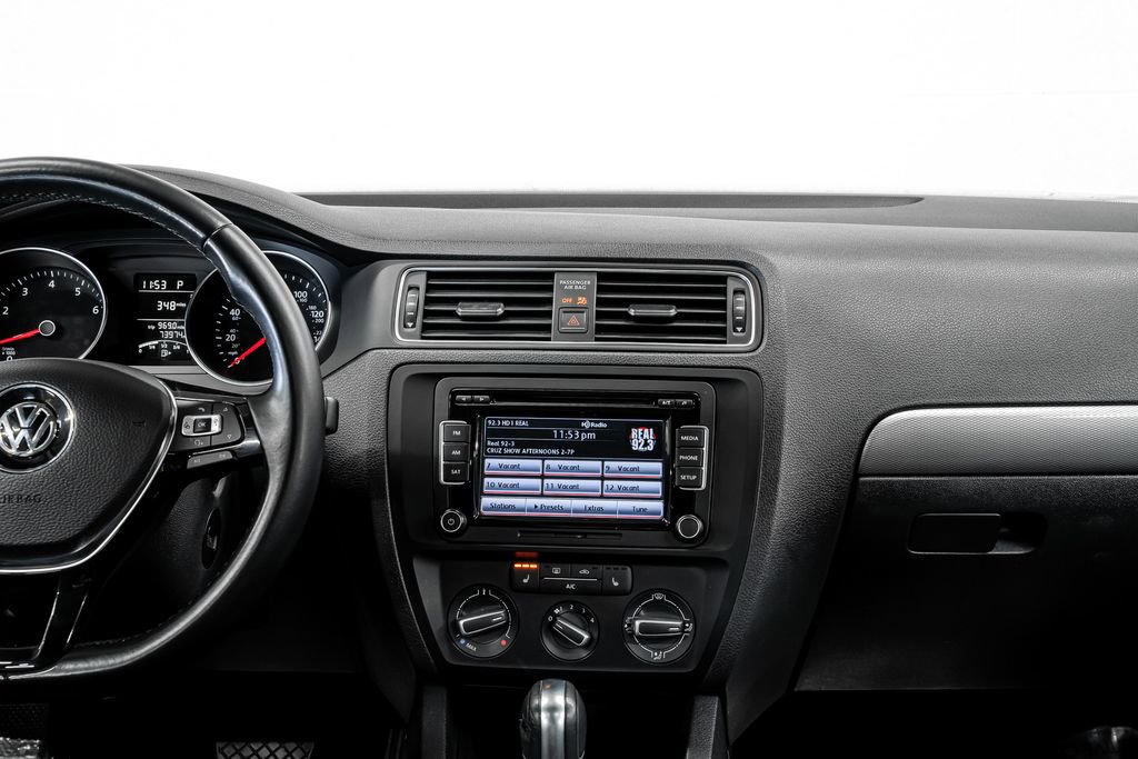 Used 2015 Volkswagen Jetta SE image 12