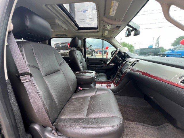 Used 2014 Cadillac Escalade ESV Luxury RWD image 21