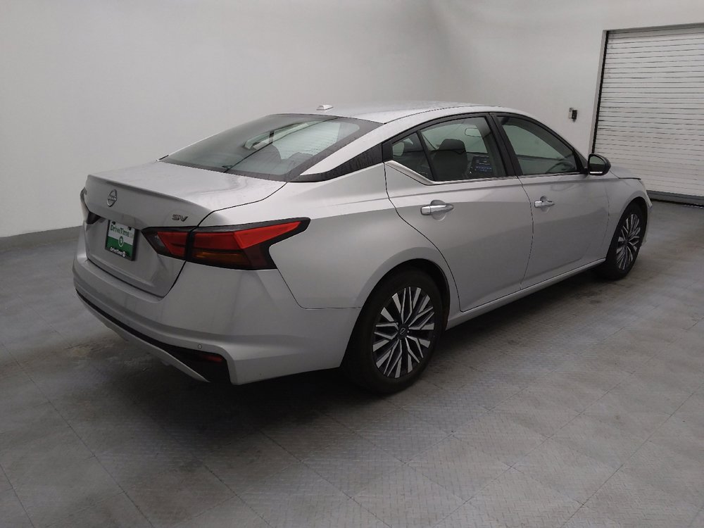 Used 2024 Nissan Altima 2.5 SV image 9