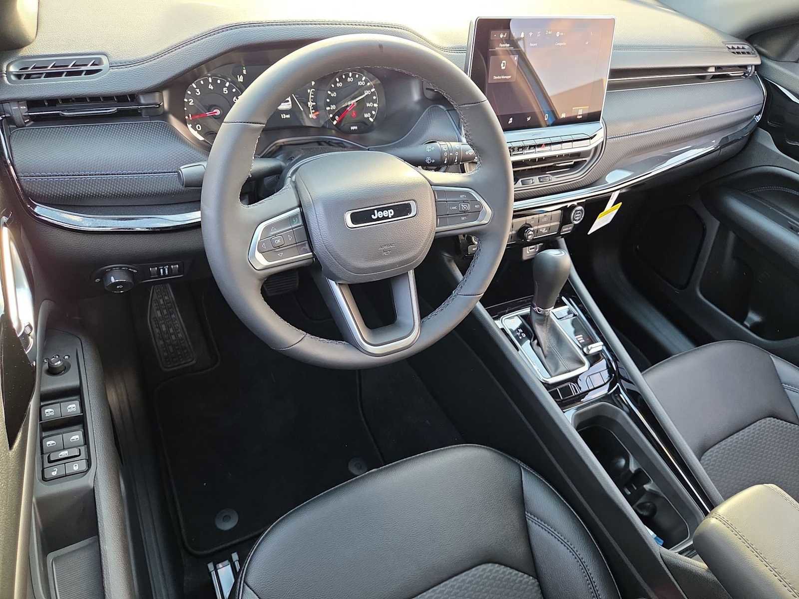 New 2026 Jeep Compass Latitude image 10