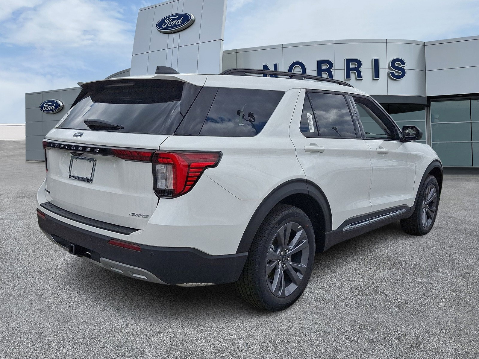 New 2025 Ford Explorer Active w/ Active Comfort Package image 4
