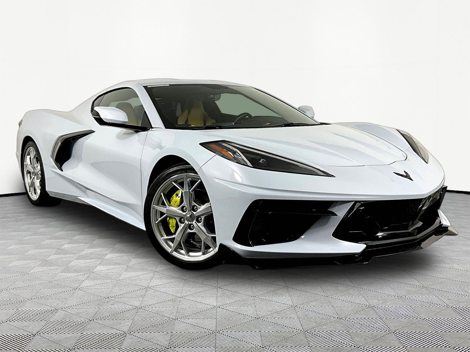 Used 2021 Chevrolet Corvette Stingray Preferred Cpe w/ Engine Appearance Package RWD video 3