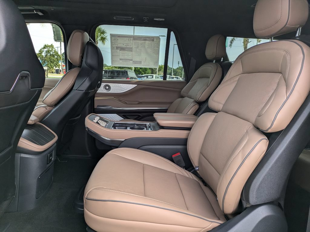 New 2026 Lincoln Navigator L Black Label AWD/4WD image 15