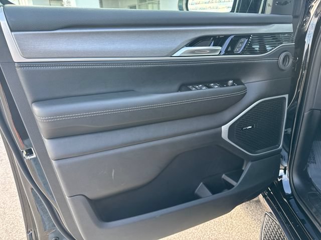 New 2026 Jeep Grand Wagoneer L Limited w/ Convenience Group I AWD/4WD image 9