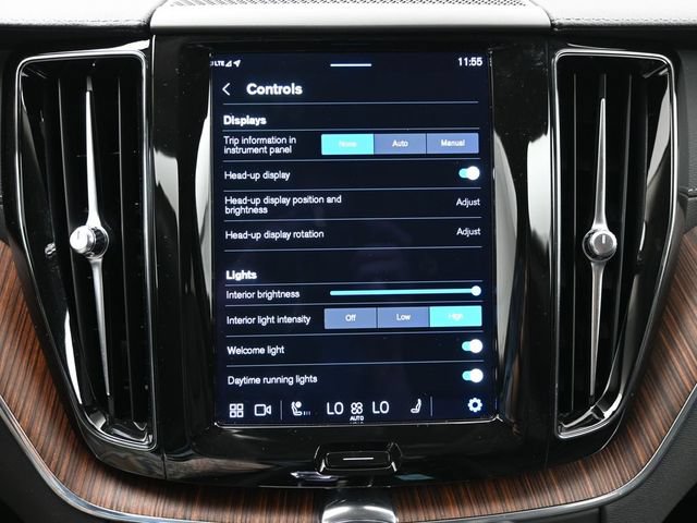 Used 2023 Volvo XC60 B5 Ultimate w/ Climate Package FWD image 18