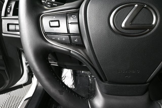 Used 2022 Lexus ES 300h w/ Premium Package image 10