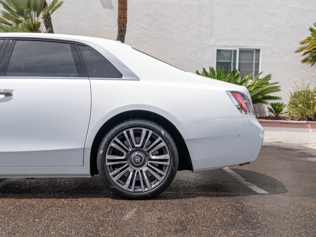 Used 2022 Rolls-Royce Ghost AWD/4WD image 39