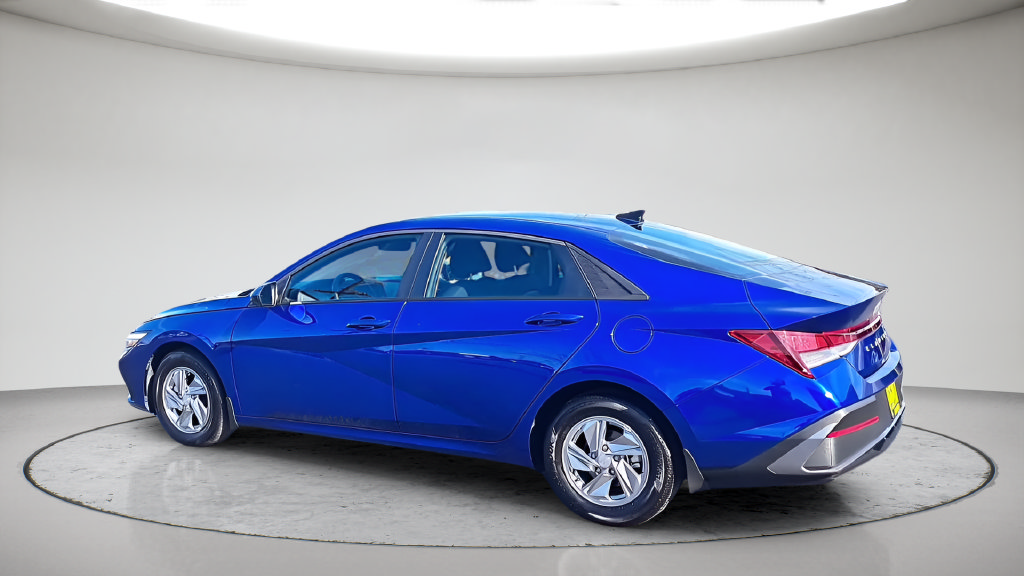 Used 2026 Hyundai Elantra SE FWD image 10