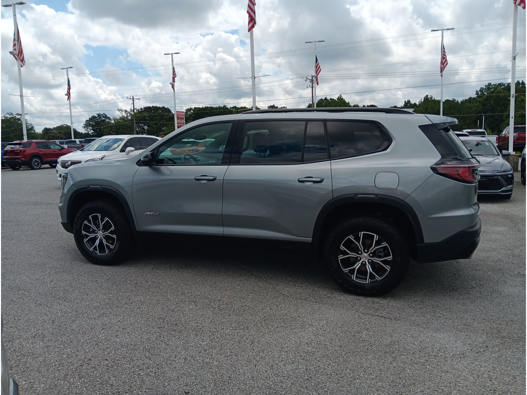 Used 2024 GMC Acadia AT4 w/ Luxury Package AWD/4WD image 3