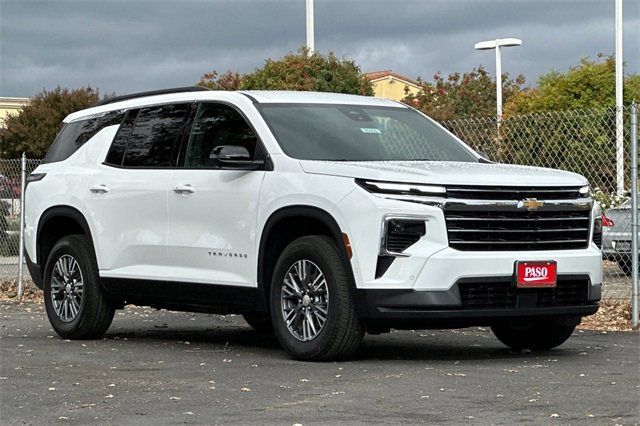 New 2026 Chevrolet Traverse LT video 2