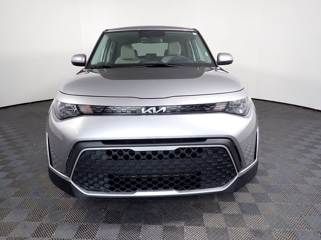 Used 2025 Kia Soul LX w/ LX Technology Package FWD image 6