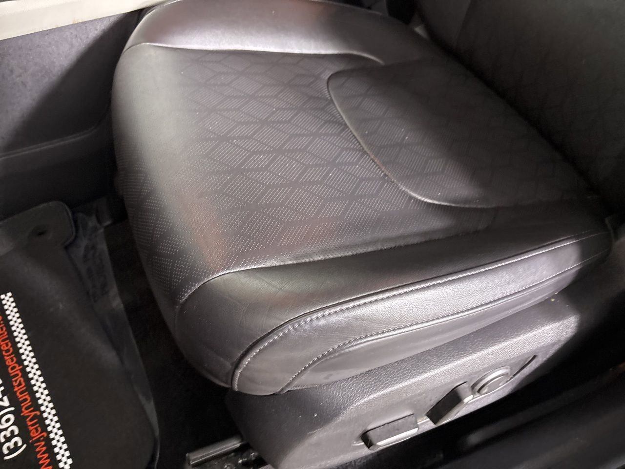 Used 2023 Kia Carnival LX image 9