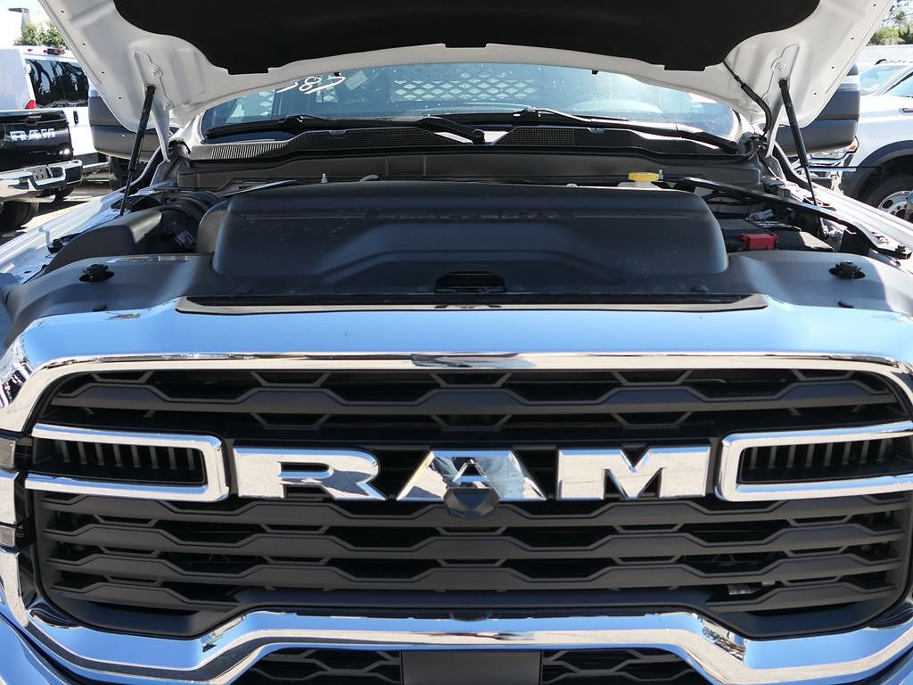 New 2026 RAM 5500 Tradesman w/ Chrome Appearance Group AWD/4WD image 26