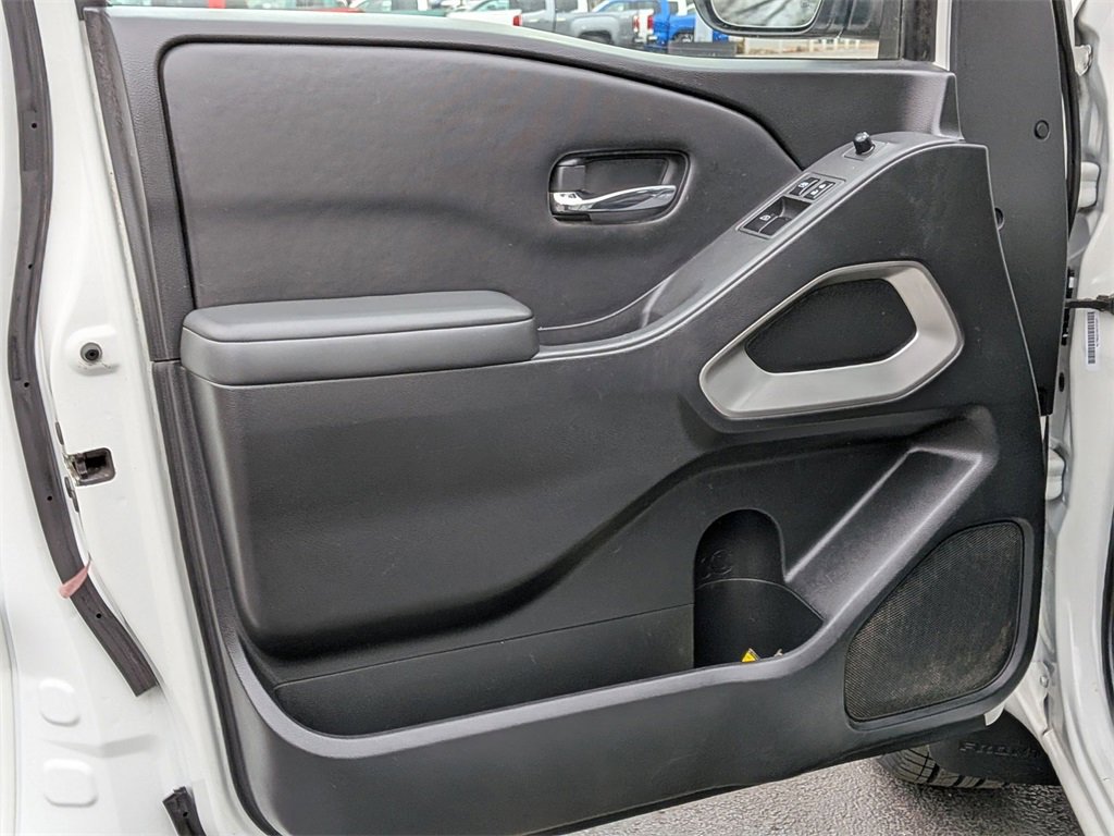 Used 2023 Nissan Frontier SV w/ SV Convenience Package image 9