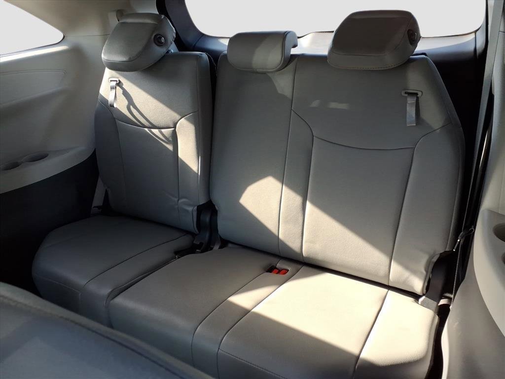 Used 2024 Toyota Sienna XLE image 17