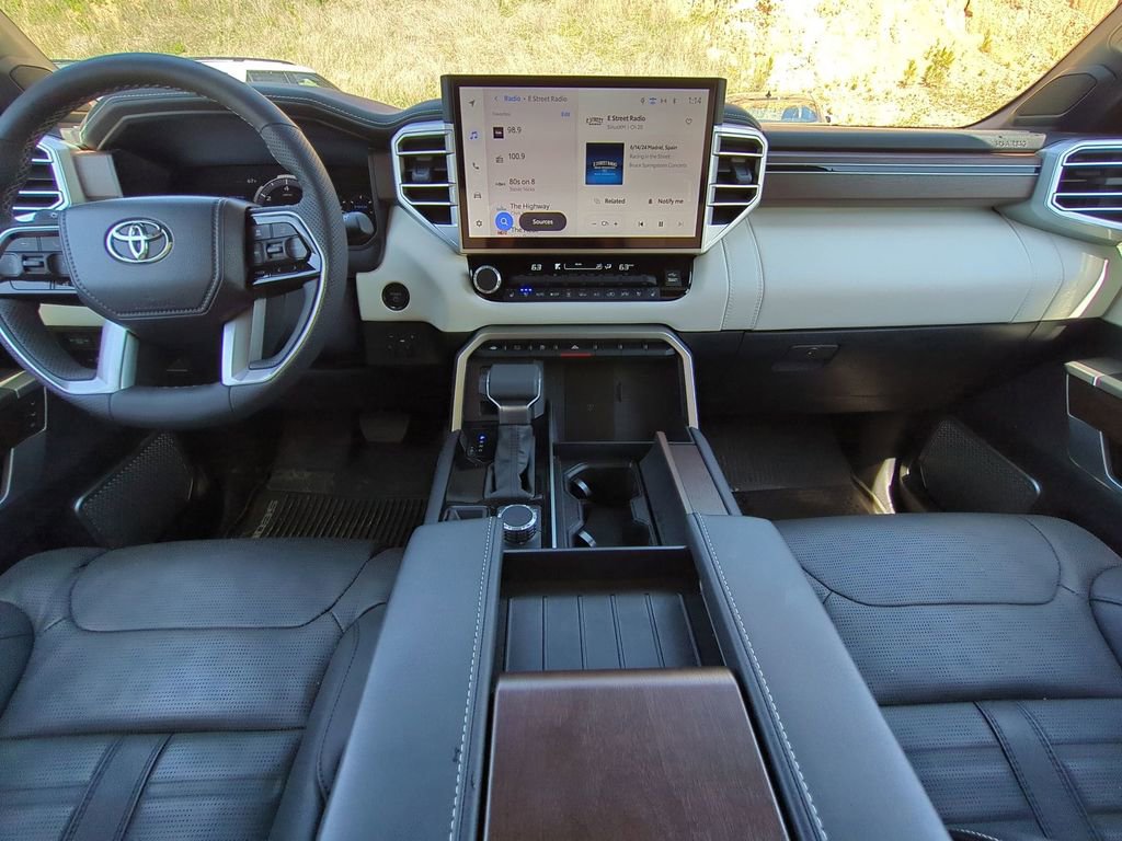 Used 2025 Toyota Sequoia Capstone image 19