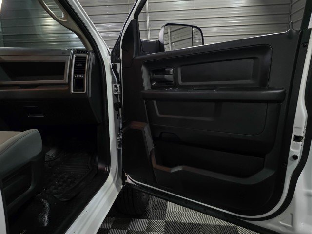 Used 2017 RAM 3500 Tradesman w/ Chrome Appearance Group image 31