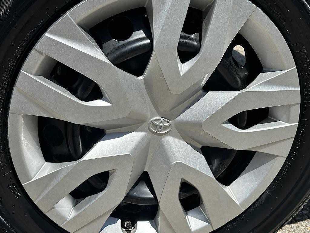 Certified 2024 Toyota Corolla Cross L FWD image 29