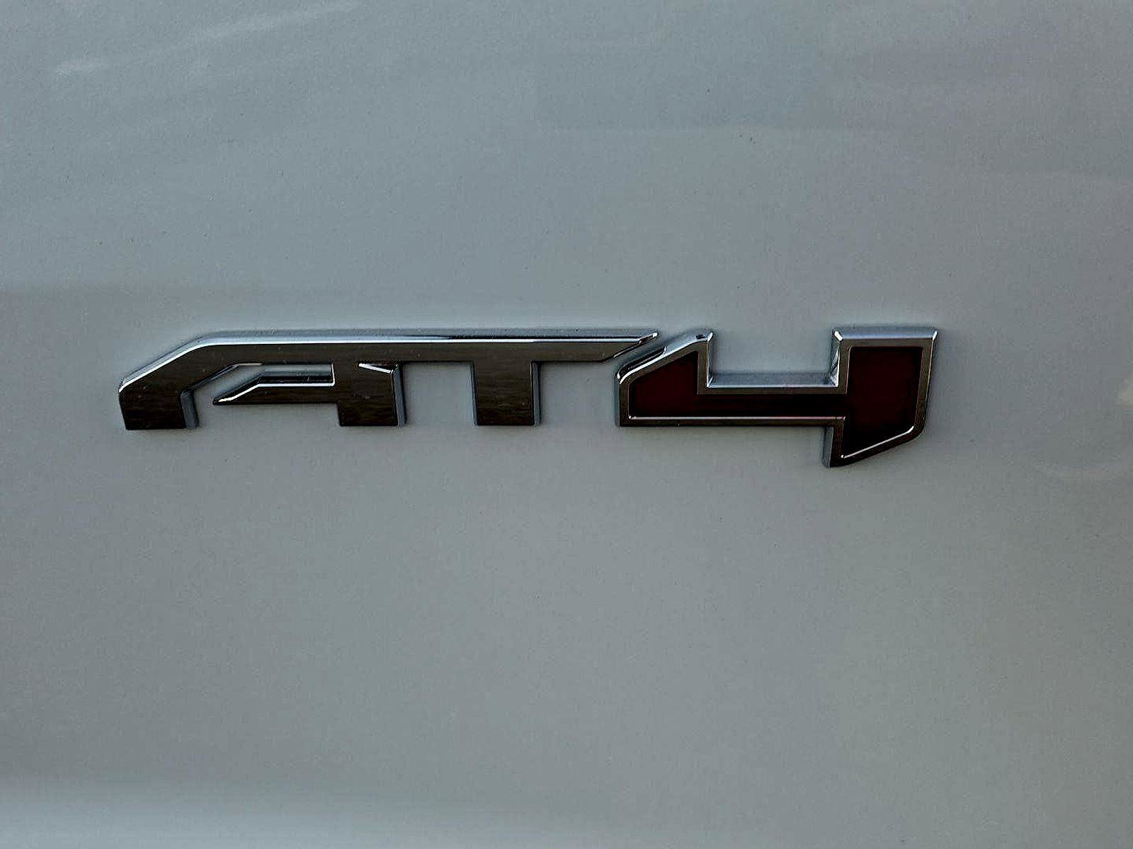 New 2026 GMC Acadia AT4 w/ Super Cruise Package image 10