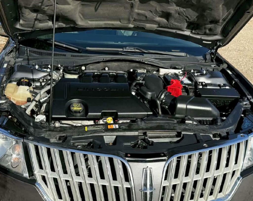 Used 2012 Lincoln MKZ FWD image 31