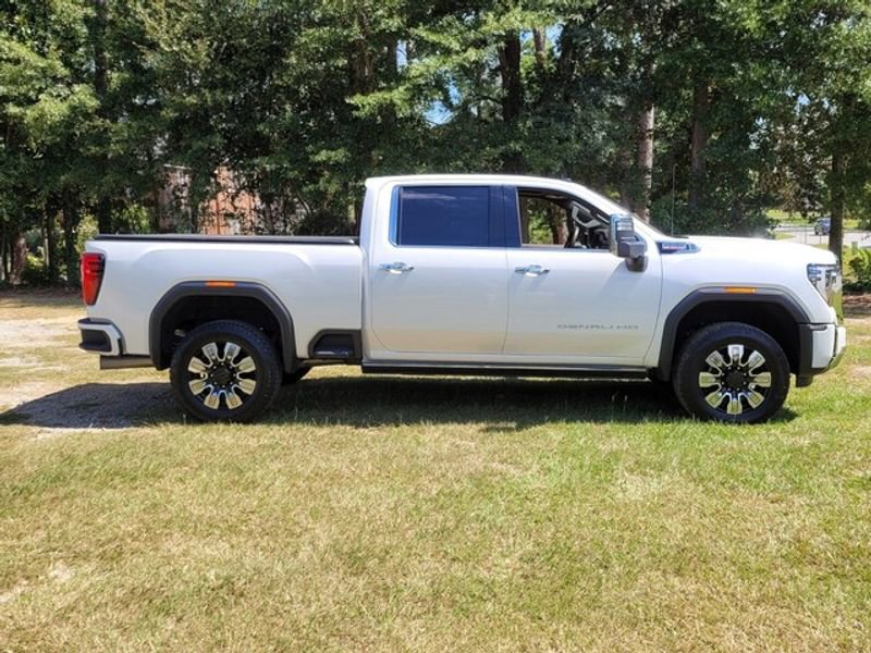 Used 2024 GMC Sierra 2500 Denali w/ Denali Reserve Package image 14