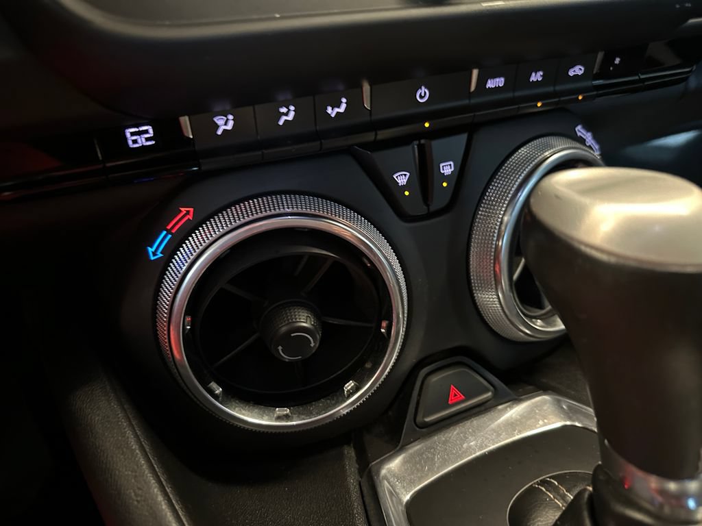 Used 2017 Chevrolet Camaro LT RWD image 15