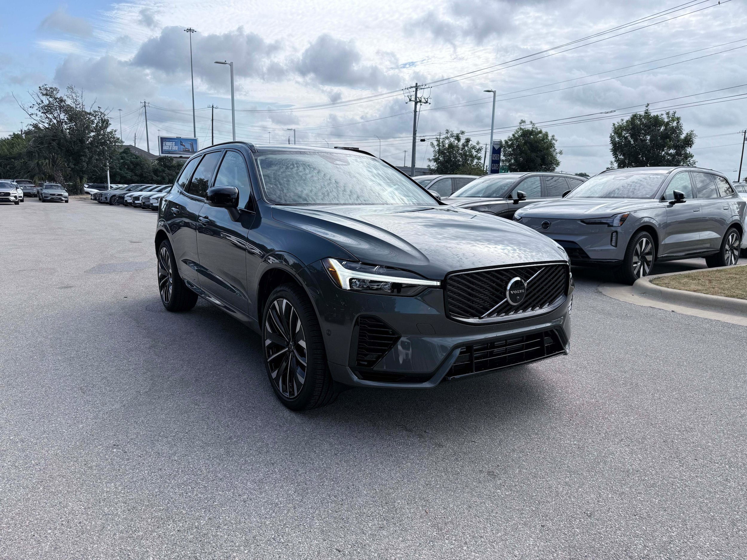 New 2026 Volvo XC60 T8 Ultra w/ Protection Package Premier AWD/4WD image 8