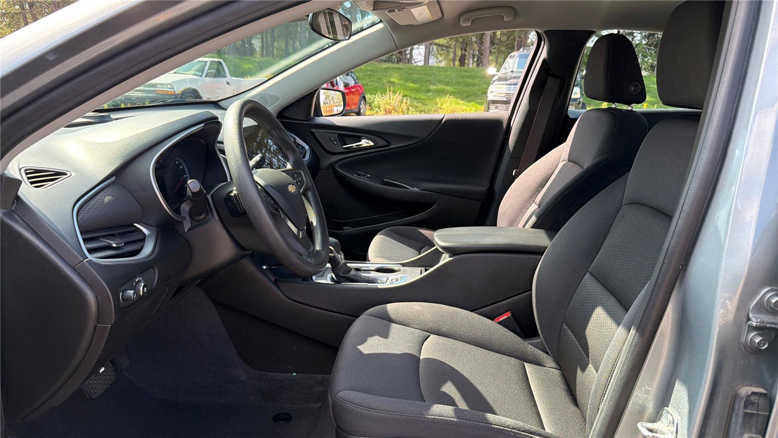 Used 2023 Chevrolet Malibu LT image 4