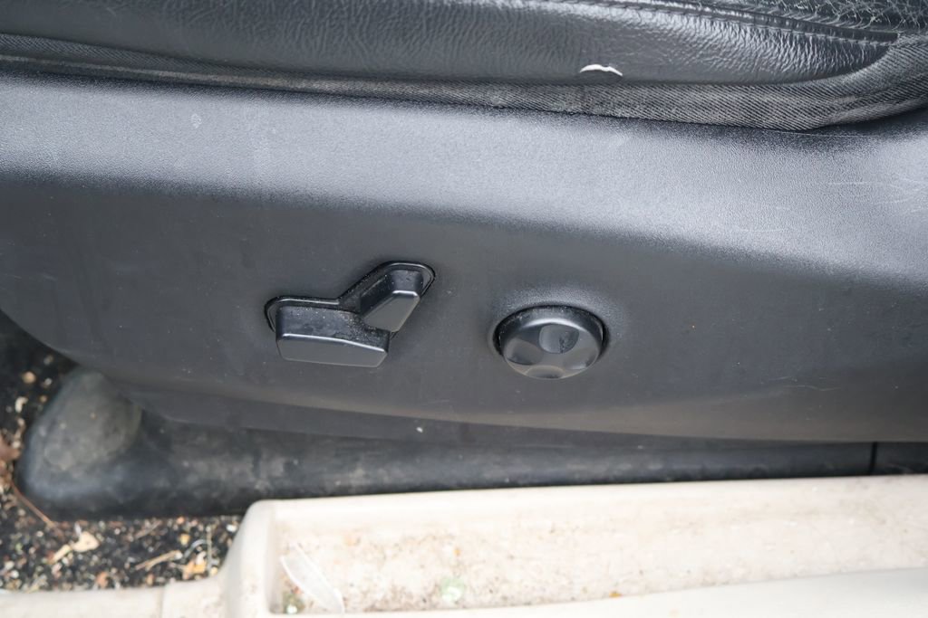 Used 2017 Chrysler Pacifica Touring-L Plus w/ Tire & Wheel Group image 14